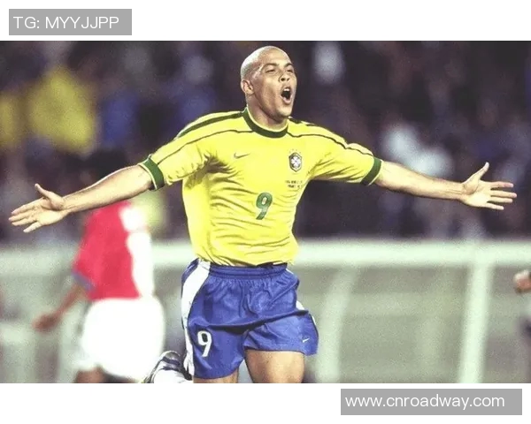 全球足球界十大球星排行榜揭秘 哪些球员登上历史巅峰之位