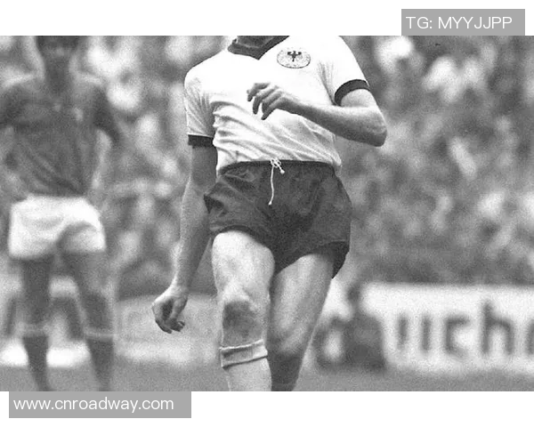 瓦伦西亚足球队球星领衔新赛季 战术调整与个人表现引发期待